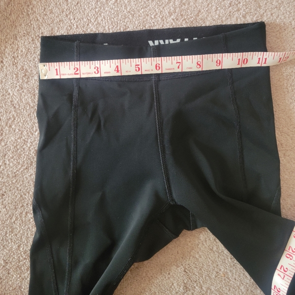 IVY PARK | Workout Capri XS - Picture 6 of 8